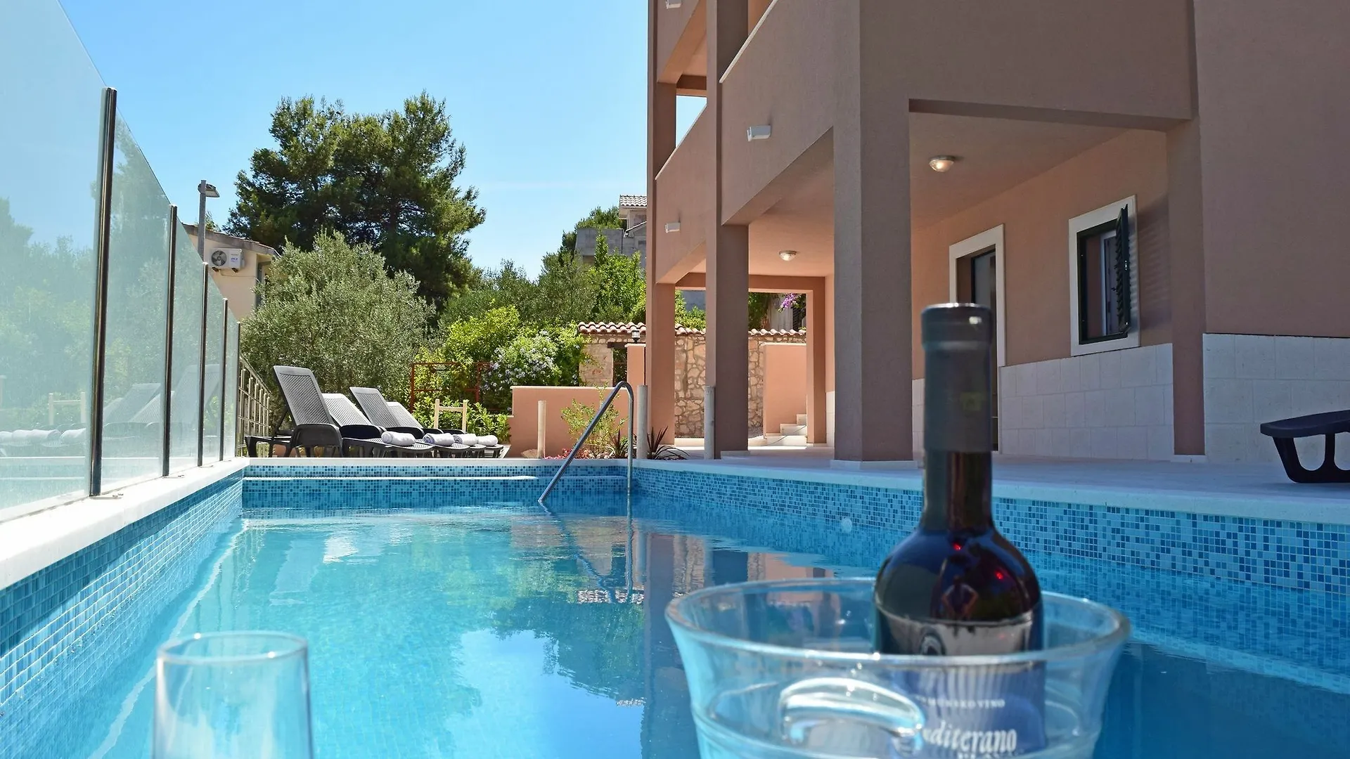 Apartments Marly Trogir